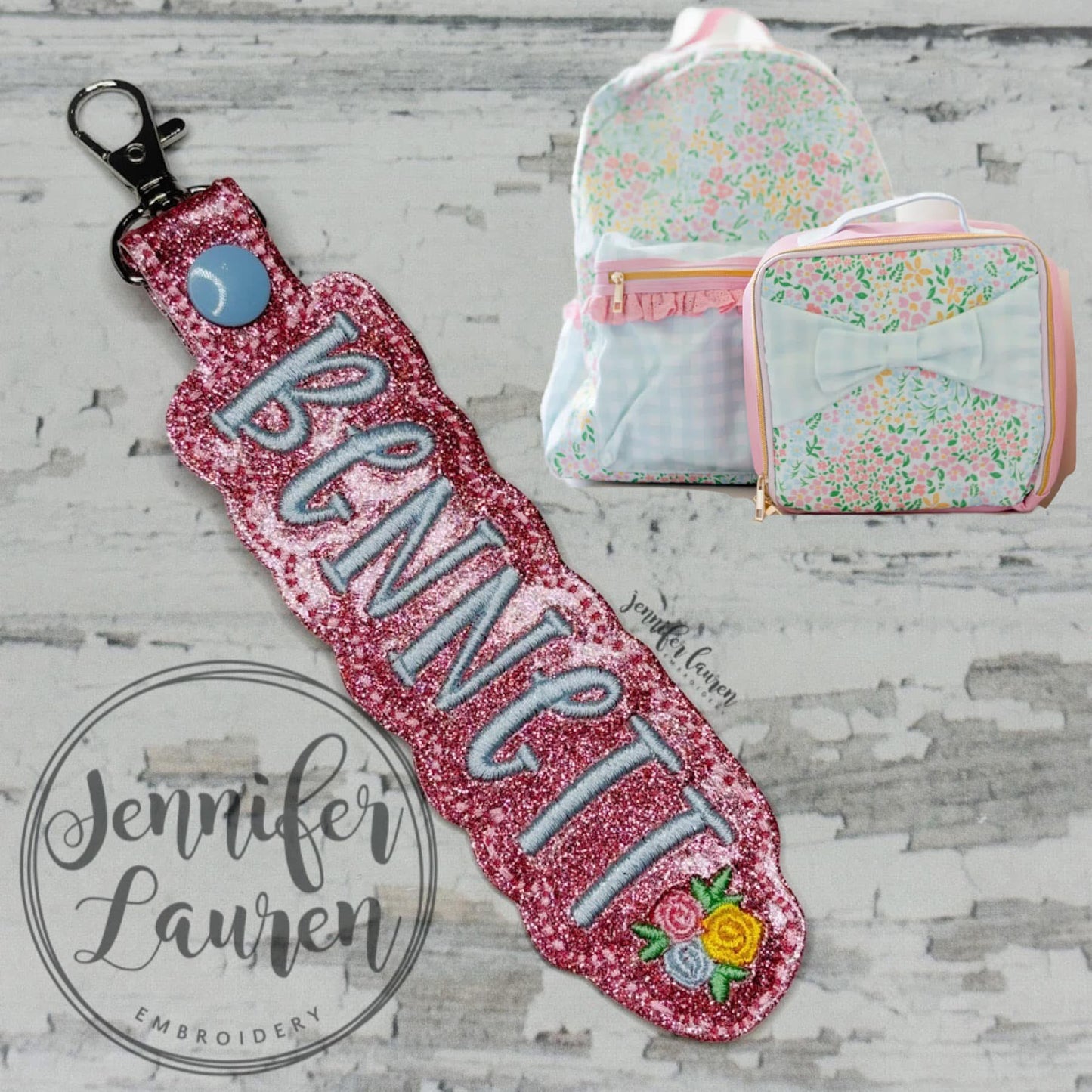 Outlined name tag + mini design - custom