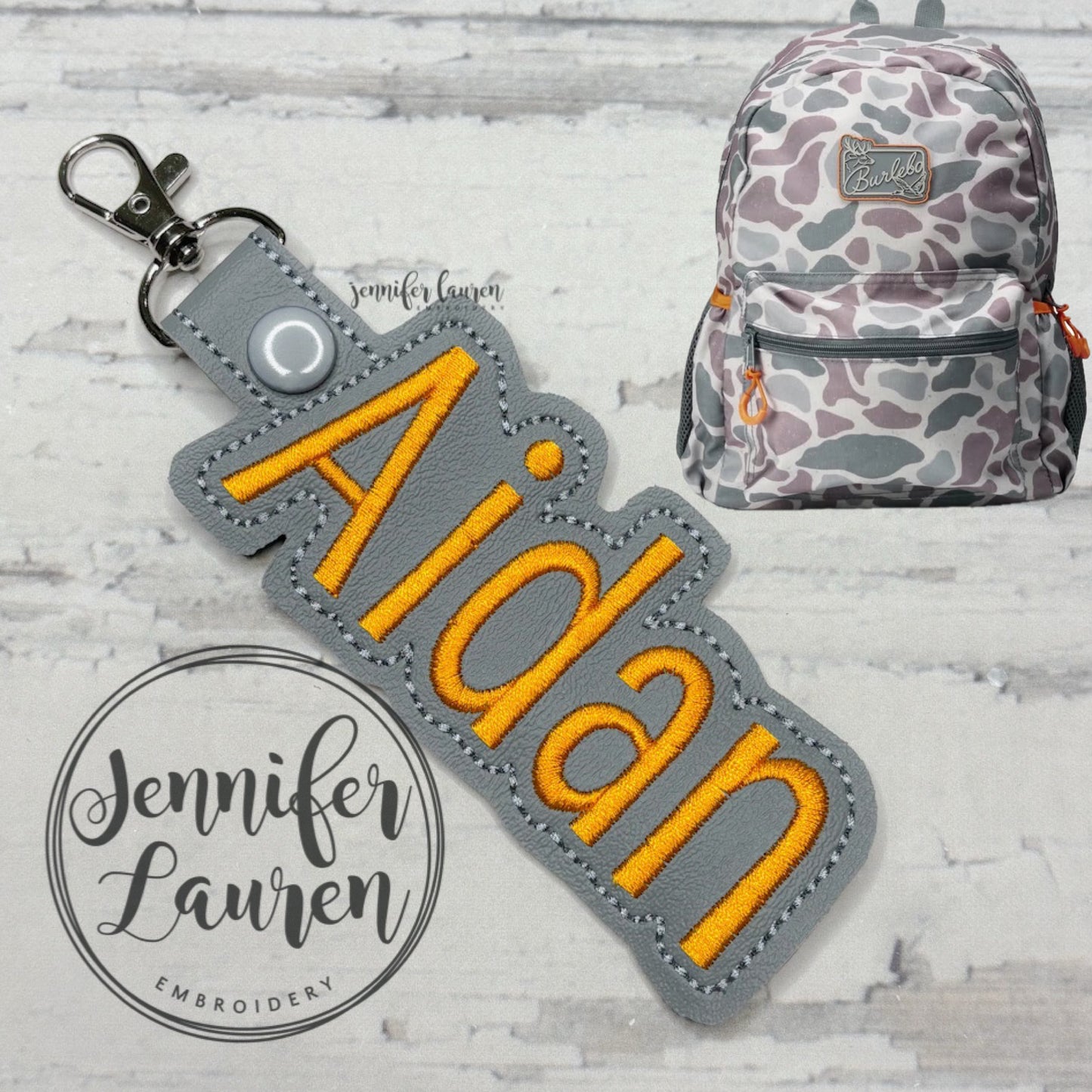 Outlined name tag - custom